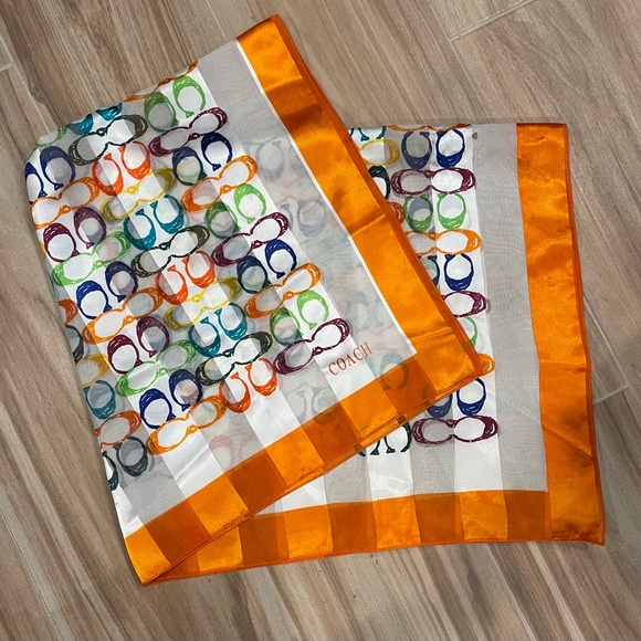 Coach Logo C Scarf 38 X 37 1/2 - Picture 5 of 6